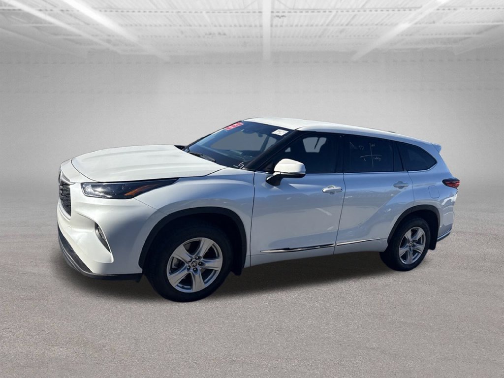 Used 2022 Toyota Highlander L FWD image 15