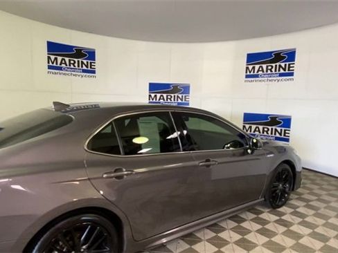 Used 2021 Toyota Camry XSE image 2