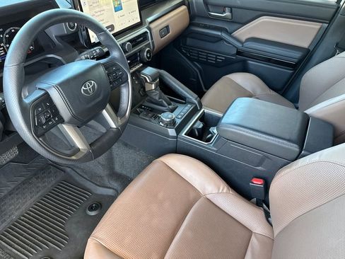 Used 2025 Toyota 4Runner 4WD image 5