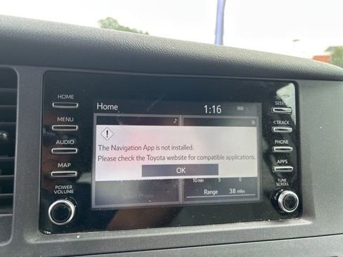 Used 2020 Toyota Sienna L image 20