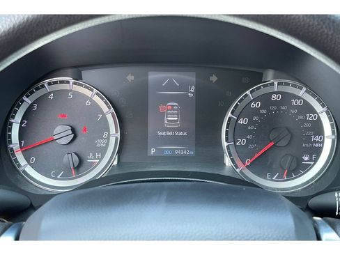 Used 2021 Toyota Highlander L FWD image 38