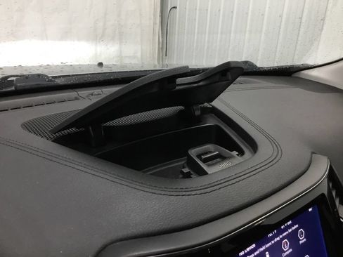 Used 2019 Jeep Cherokee Limited AWD/4WD image 24