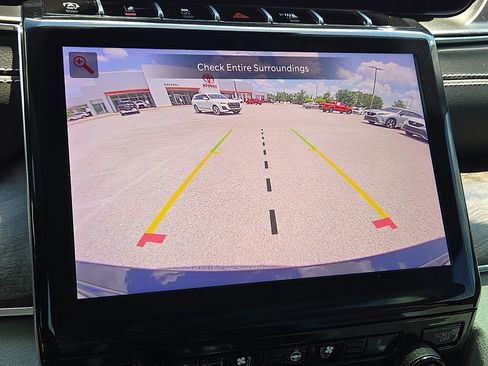Used 2023 Jeep Grand Cherokee Overland w/ Luxury Tech Group IV AWD/4WD image 19