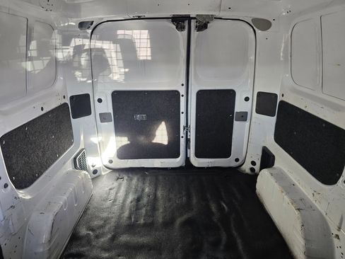 Used 2019 Nissan NV200 S image 31
