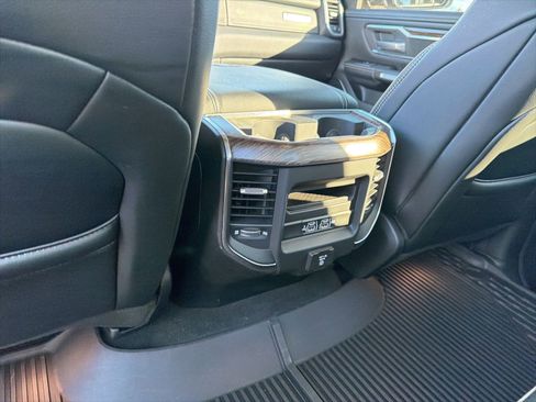 Used 2019 RAM 1500 Laramie image 24