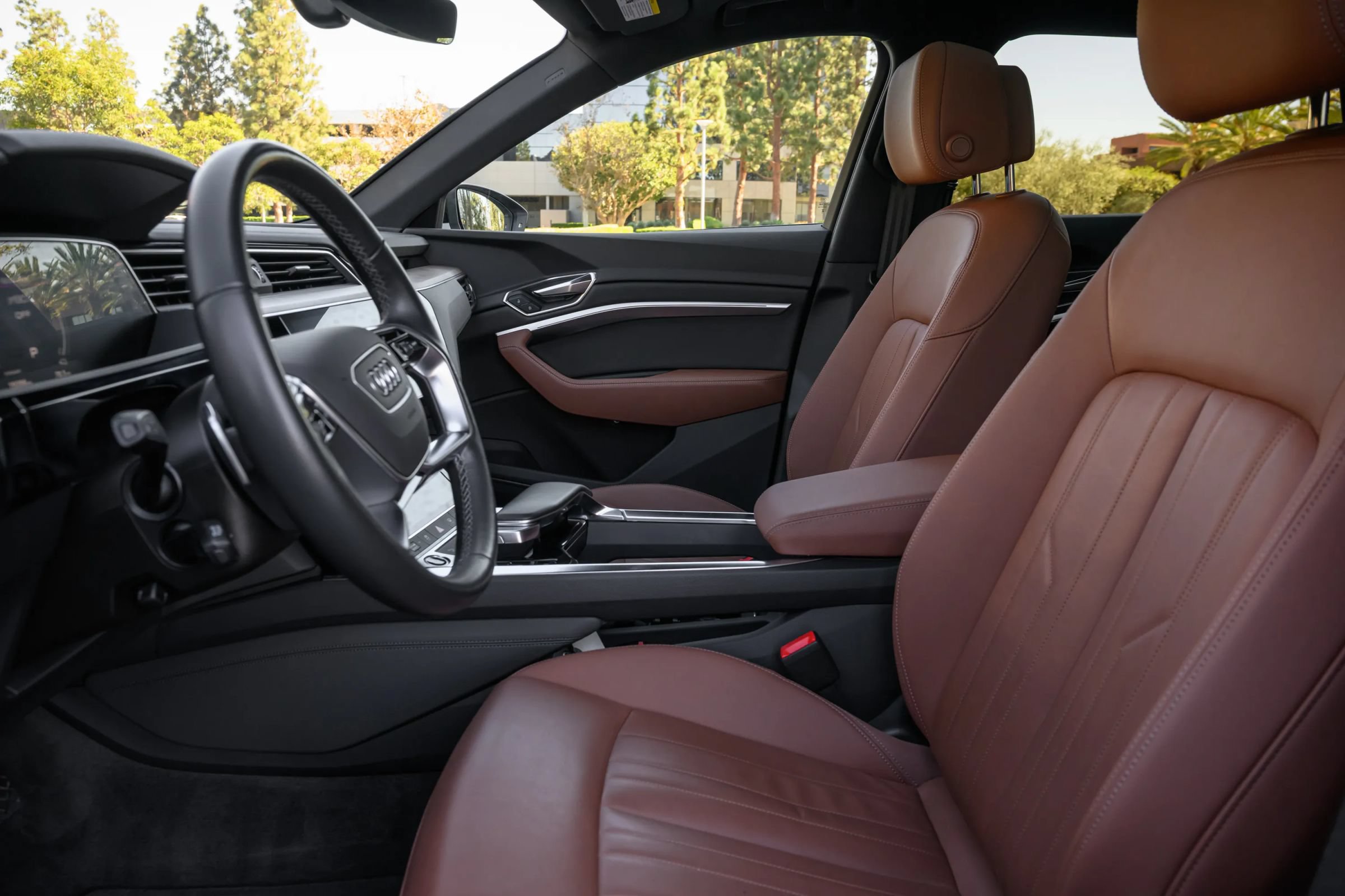 Used 2024 Audi Q8 e-tron Premium AWD/4WD image 11