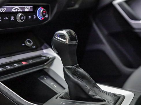 Used 2022 Audi Q3 2.0T Premium image 25