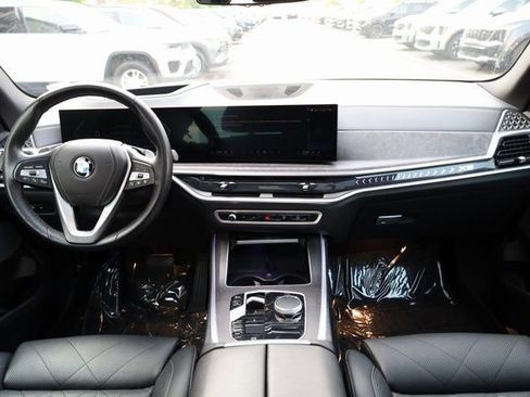 Used 2024 BMW X5 xDrive40i image 11