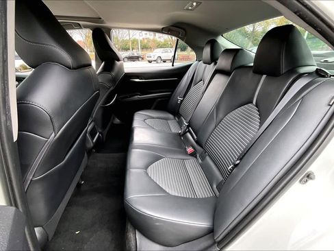Used 2020 Toyota Camry SE image 20