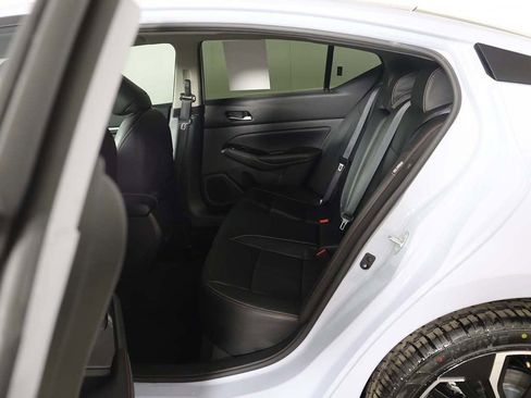 Used 2024 Nissan Altima 2.5 SR w/ SR Premium Package image 31