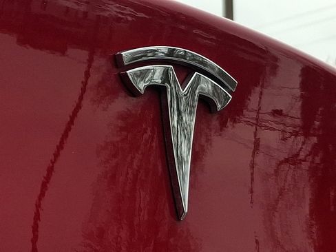 Used 2018 Tesla Model S 100D image 28