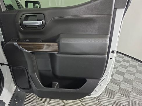 Used 2019 Chevrolet Silverado 1500 RST image 36