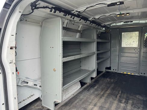 Used 2015 Chevrolet Express 3500 image 16