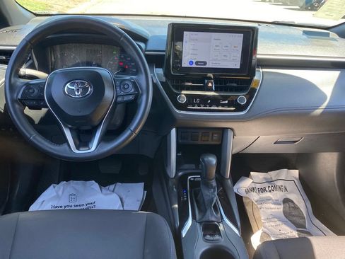 Used 2024 Toyota Corolla Cross AWD Hybrid image 9