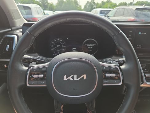 Used 2022 Kia Sorento SX Prestige w/ Rust Color Package AWD/4WD image 11
