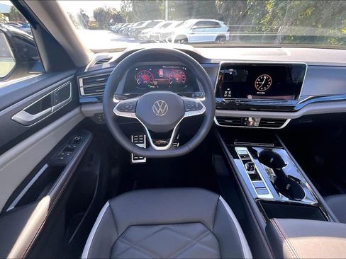 New 2026 Volkswagen Atlas Peak Edition image 19