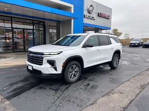 New 2026 Chevrolet Traverse LT w/ Driver Confidence Package image 2