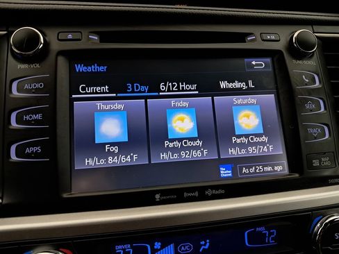 Used 2019 Toyota Highlander SE image 26