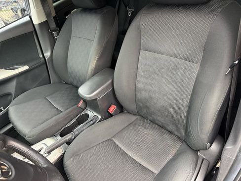 Used 2010 Toyota Corolla image 6