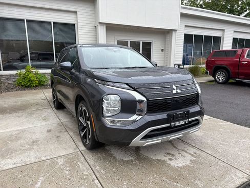 Used 2024 Mitsubishi Outlander SE FWD image 4