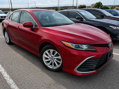 Used 2024 Toyota Camry LE FWD image 2