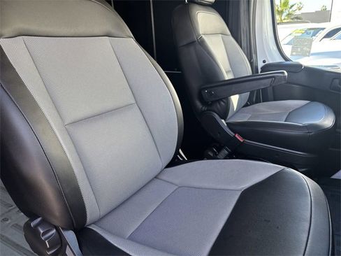 Used 2025 RAM ProMaster 2500 w/ Convenience Group image 11