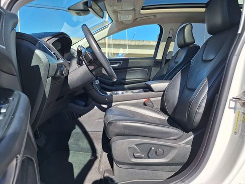 Used 2022 Ford Edge Titanium w/ Class II Trailer Tow Package image 12