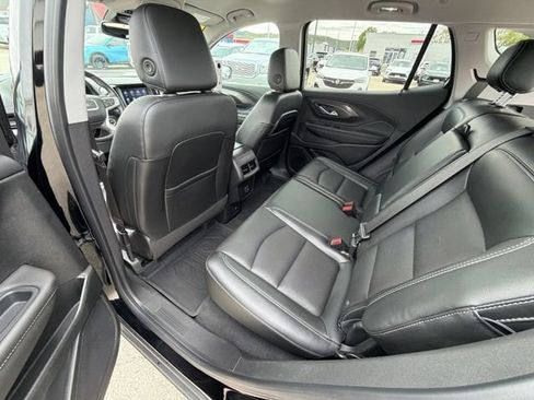 Used 2022 GMC Terrain SLT w/ Tech Package AWD/4WD image 27