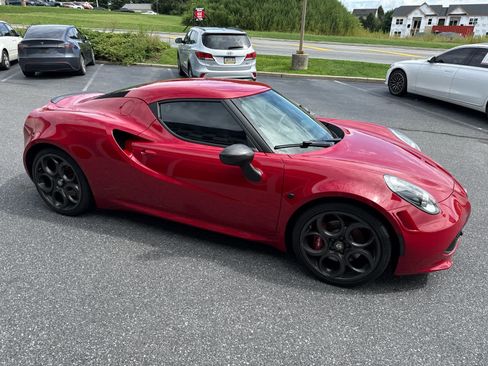 Used 2015 Alfa Romeo 4C Launch Edition w/ Convenience Group RWD image 5