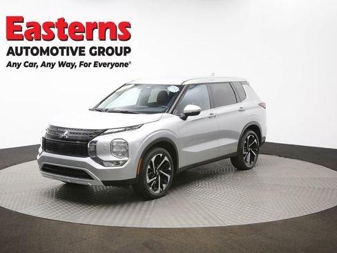 Used 2024 Mitsubishi Outlander SE image 54