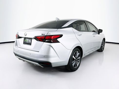 Used 2023 Nissan Versa SV image 9