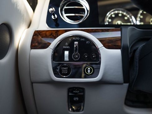 Used 2024 Rolls-Royce Ghost image 28