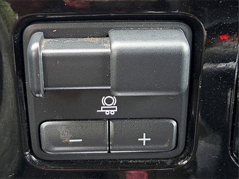 Used 2023 Chevrolet Silverado 1500 LT Trail Boss w/ Convenience Package II image 18