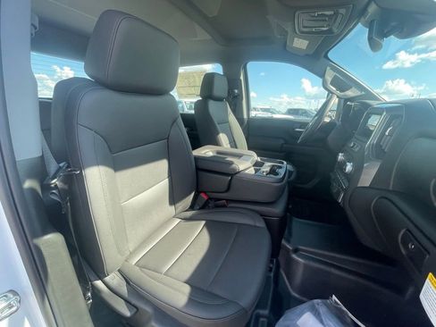 New 2025 GMC Sierra 2500 Pro w/ Convenience Package image 32