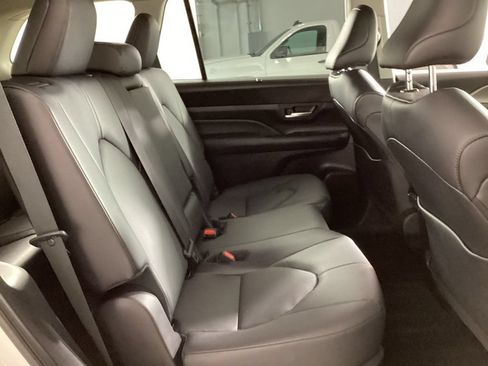Used 2025 Toyota Grand Highlander AWD Hybrid image 20