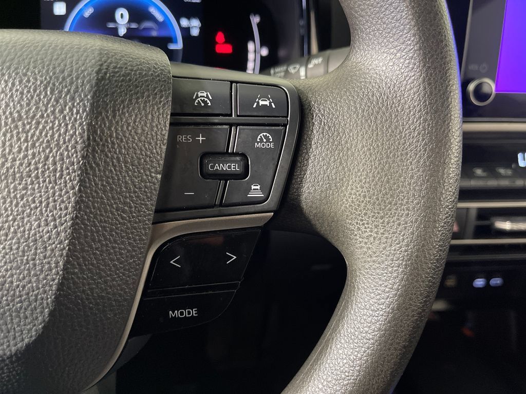 Used 2025 Toyota Camry LE FWD image 27