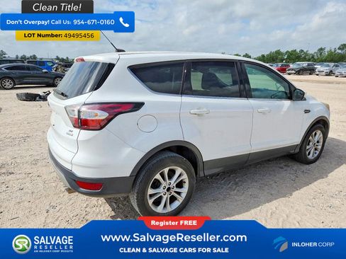 Used 2017 Ford Escape SE image 4