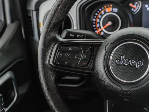 Used 2024 Jeep Wrangler Unlimited Sport image 13