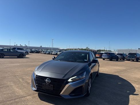 Certified 2025 Nissan Altima 2.5 S image 6