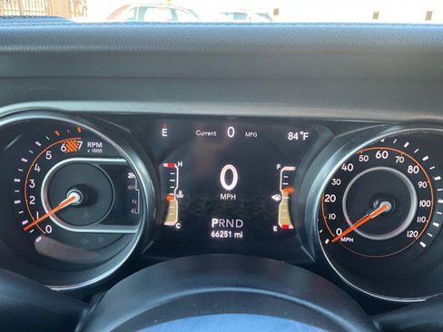 Used 2019 Jeep Wrangler Unlimited Sahara w/ Safety Group AWD/4WD image 14