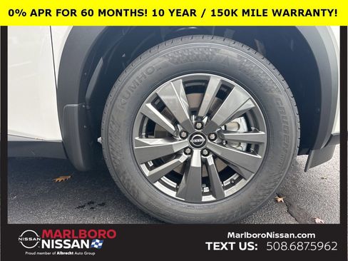 New 2025 Nissan Pathfinder SV w/ SV Premium Package image 12