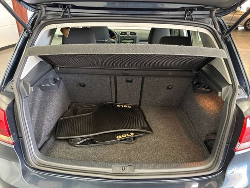 Used 2011 Volkswagen Golf 4-Door FWD image 15