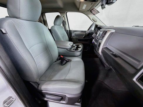 Used 2016 RAM 1500 Classic SLT AWD/4WD image 28