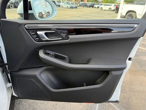 Used 2020 Porsche Macan S image 24