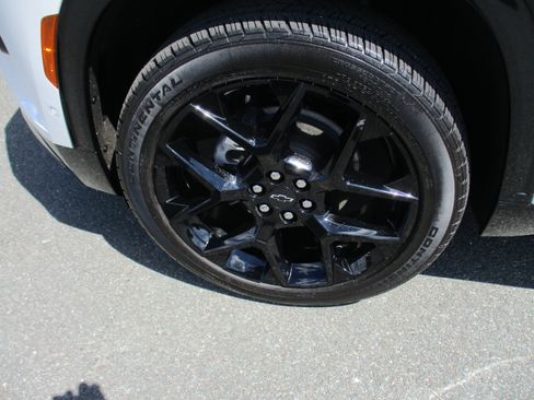 Certified 2024 Chevrolet Traverse RS w/ LPO, Floor Liner Package AWD/4WD image 9