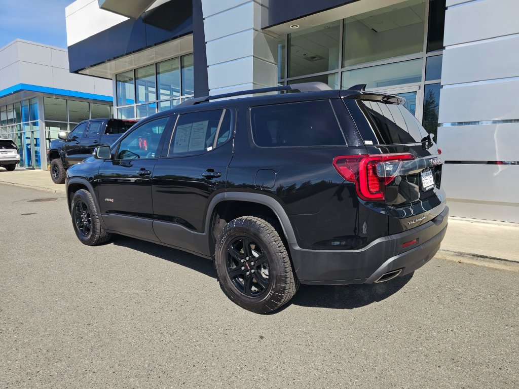Used 2023 GMC Acadia AT4 w/ Technology Package AWD/4WD image 5