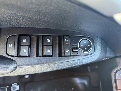 Used 2024 Kia Seltos LX image 16