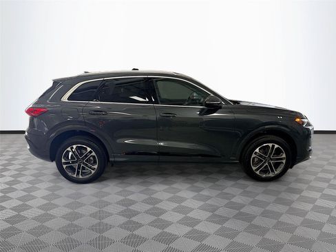Used 2025 Audi Q5 Premium w/ Convenience Package AWD/4WD image 2