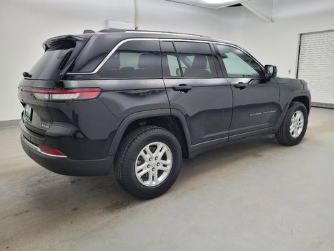 Used 2023 Jeep Grand Cherokee Laredo image 10