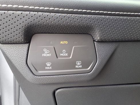 Used 2024 Volkswagen Atlas SEL Premium R-Line image 31